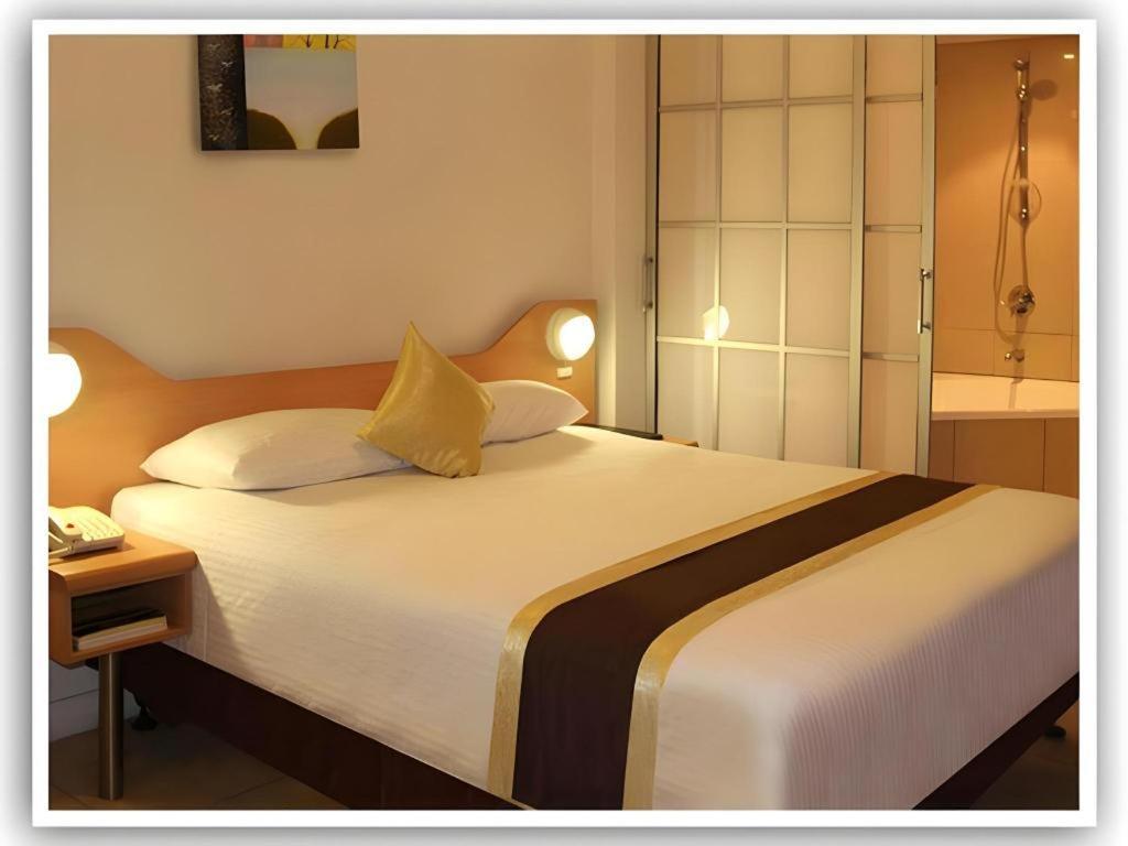 Peninsula International Hotel Сува Экстерьер фото
